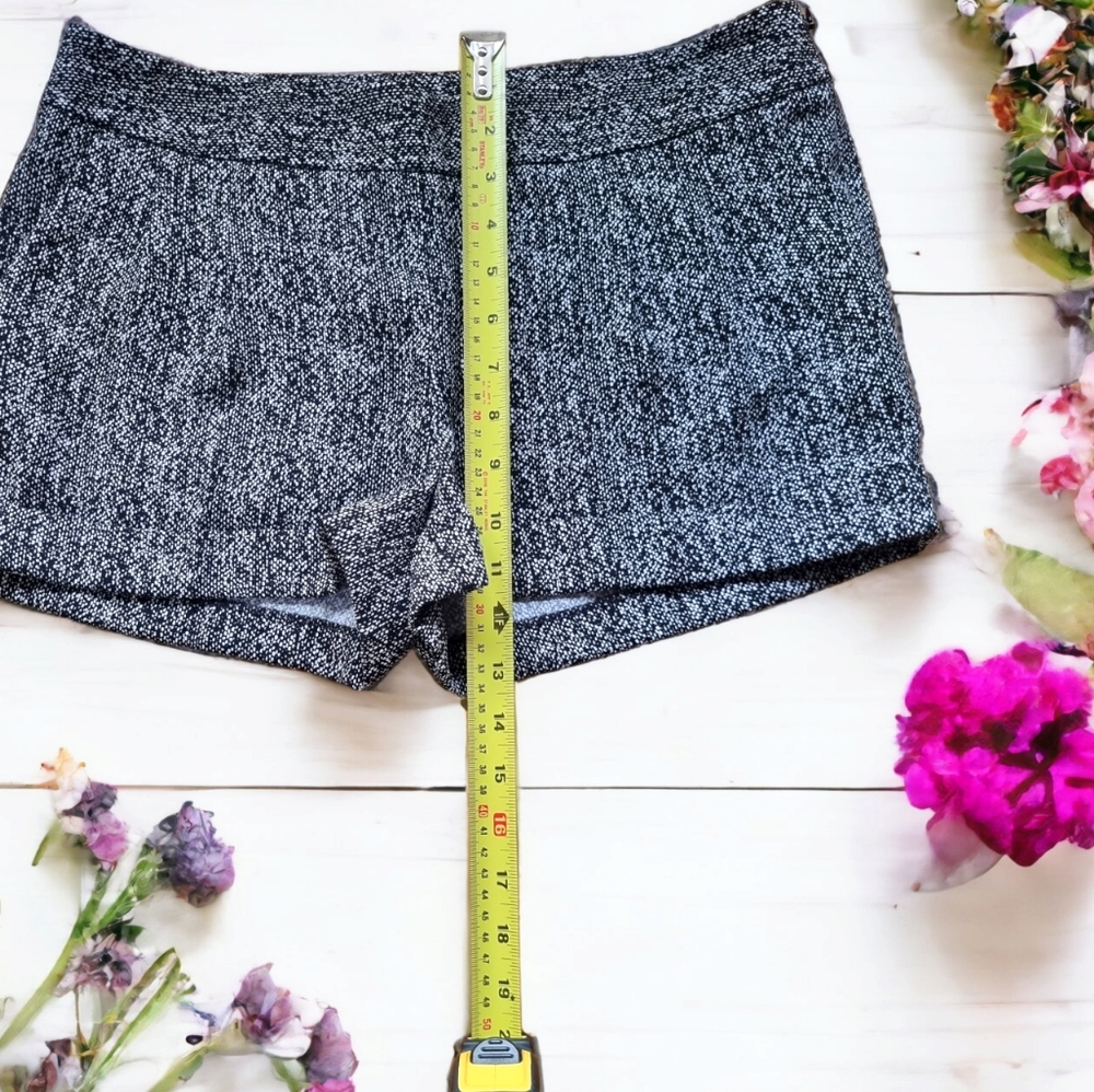 Express Lightweight Flowy Shorts - Picture 4 of 8